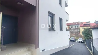 Maison et environs; vue