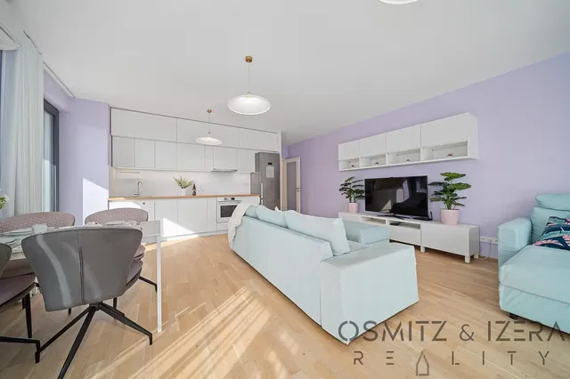 Wohnzimmer; tageslicht, holzboden, moderner stil, küchengeräte