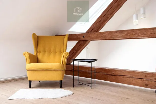 Camera; travi in legno, stile moderno