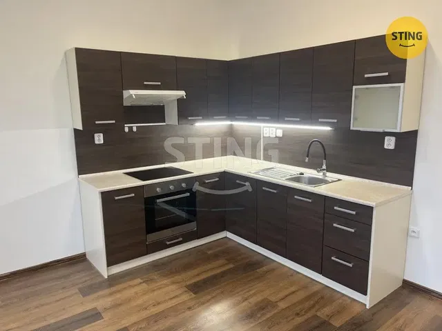 Küche; küchengeräte, renoviert, moderner stil