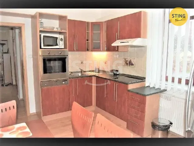 Kitchen; kitchen appliances, renovated