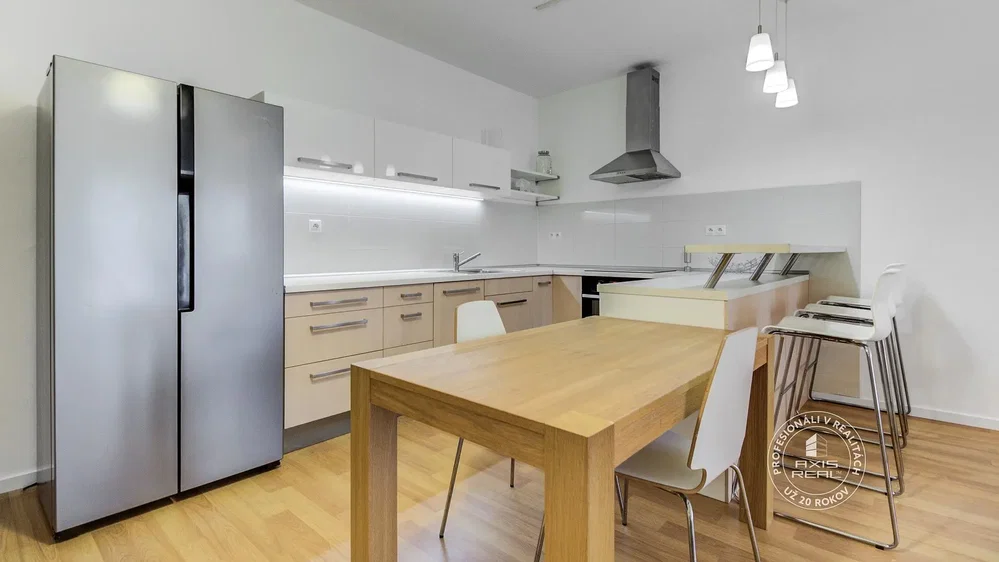 Küche; küchengeräte, tageslicht, moderner stil, holzboden