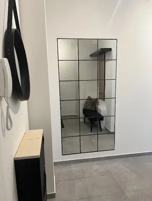 Garderobe; fliesenboden, moderner stil