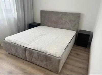 Schlafzimmer; holzboden, tageslicht