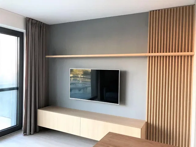 Wohnzimmer; moderner stil, holzbalken, tageslicht