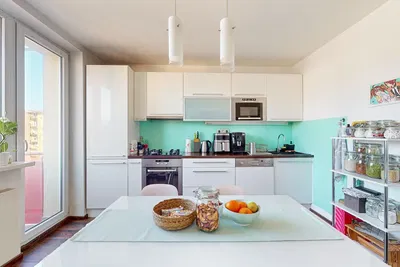 Küche; küchengeräte, tageslicht, moderner stil