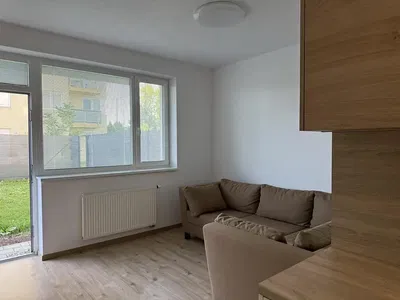 Wohnzimmer; tageslicht, holzboden, blick