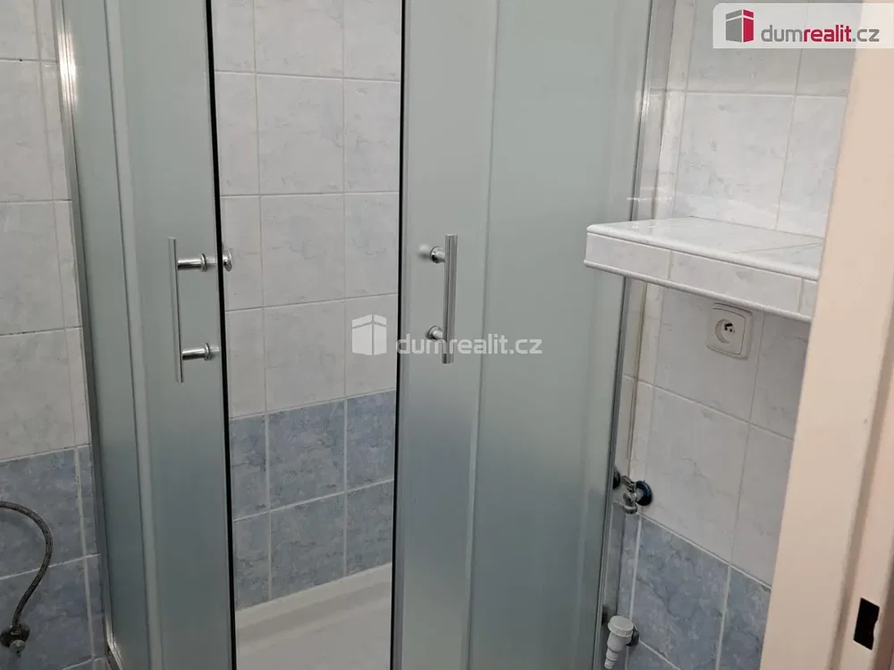 Bagno; pavimento in piastrelle, ristrutturato, luce naturale