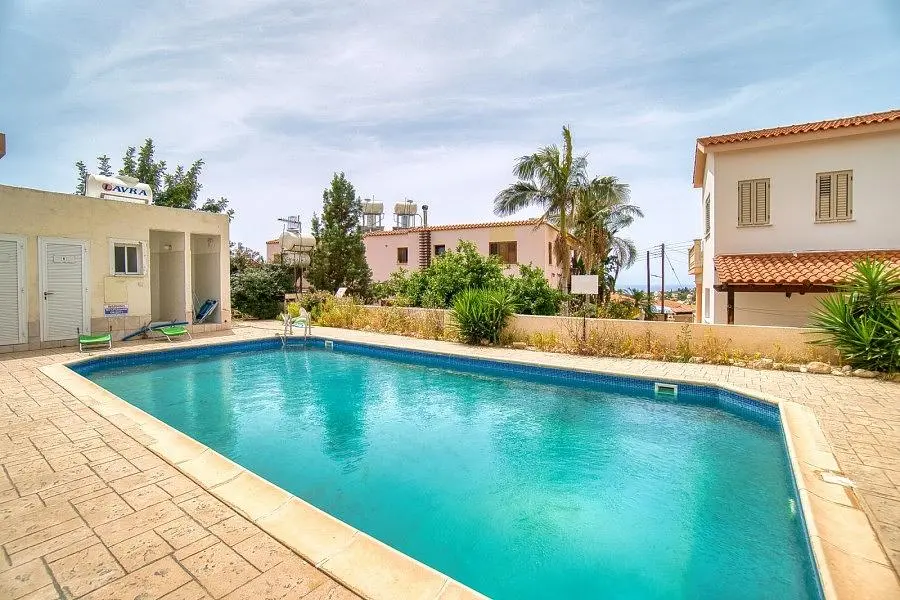 Кућа и околина; поглед, природно светло