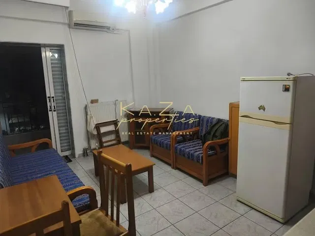 Dnevna soba; pločice, kuhinjski aparati