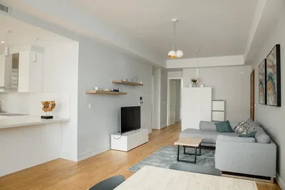 Soggiorno; luce naturale, stile moderno, pavimento in legno
