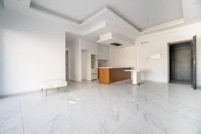 Küche; fliesenboden, tageslicht, renoviert