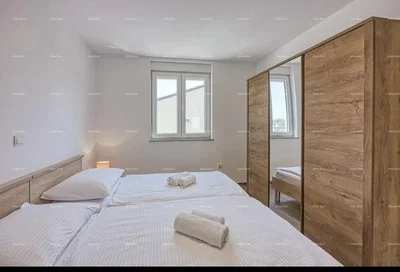 Spavaća soba; prirodno svjetlo, moderni stil