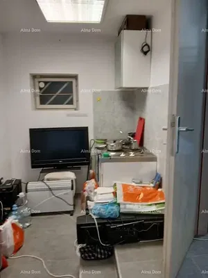 Kuhinja; kuhinjski aparati, potrebna renovacija