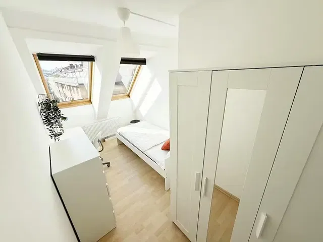 Ložnice; výhled, přirozené světlo