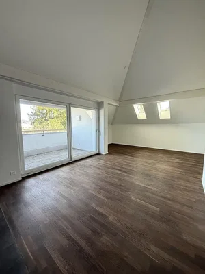 Kinderzimmer; holzboden, tageslicht, blick