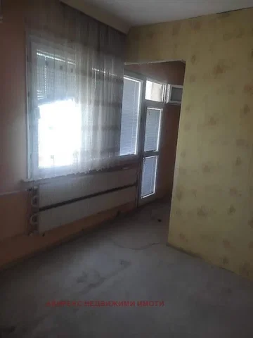 Ostatní; přirozené světlo, nutná rekonstrukce