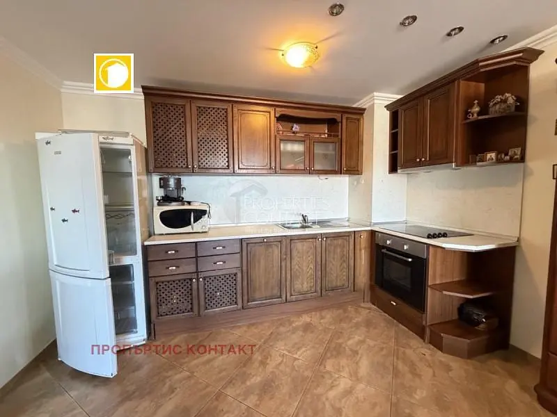 Küche; küchengeräte, fliesenboden, renoviert, tageslicht