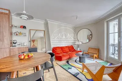 Oturma odası; manzara, modern stil, doğal ışık, ahşap zemin