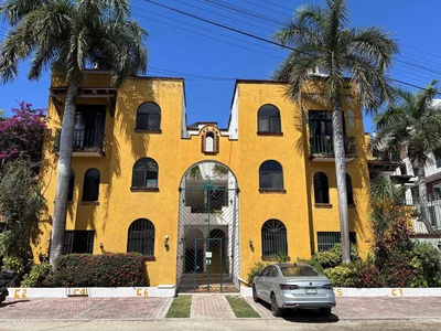 Maison et environs; vue