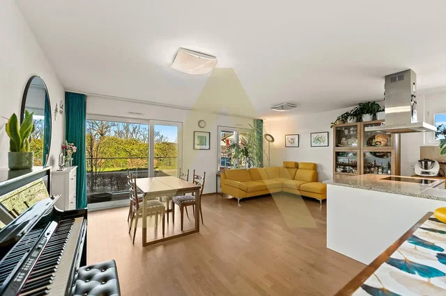 Wohnzimmer; blick, holzboden, tageslicht, moderner stil