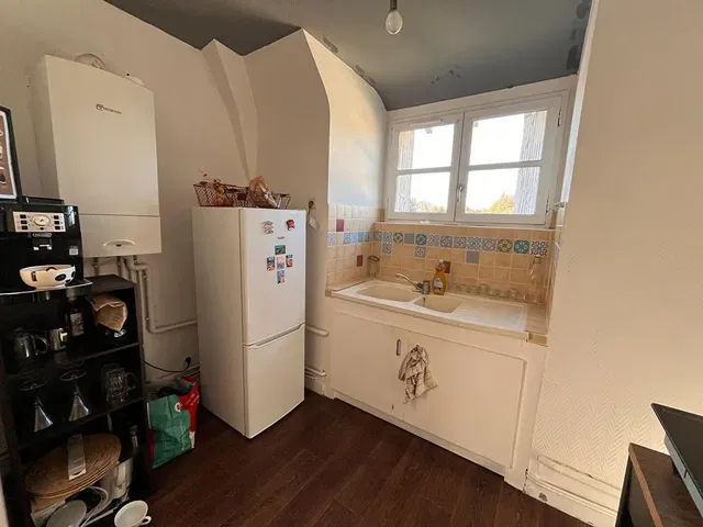 Kuchyně; kuchyňské spotřebiče, dlažba