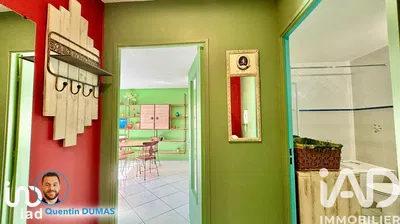 Vestiyer; fayans zemin, doğal ışık