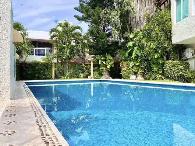 Casa e arredores; vista, luz natural