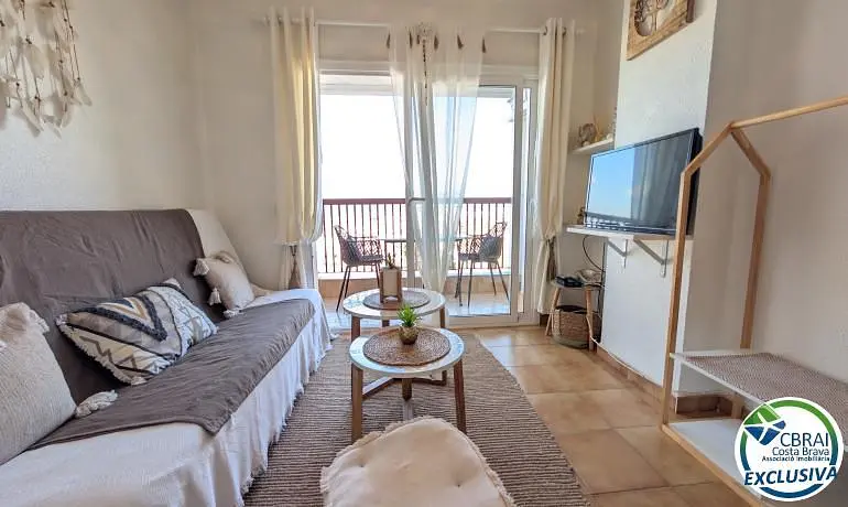 Soggiorno; vista, luce naturale, stile moderno