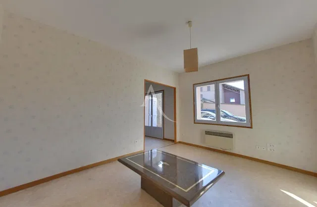 Salon; lumière naturelle, vue