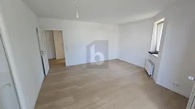 Schlafzimmer; holzboden, tageslicht