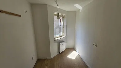 Schlafzimmer; tageslicht, holzboden