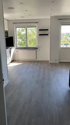 Salon; vue, lumière naturelle, carrelage