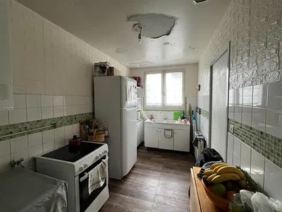 Mutfak; fayans zemin, tadilat gerekiyor, doğal ışık, mutfak aletleri