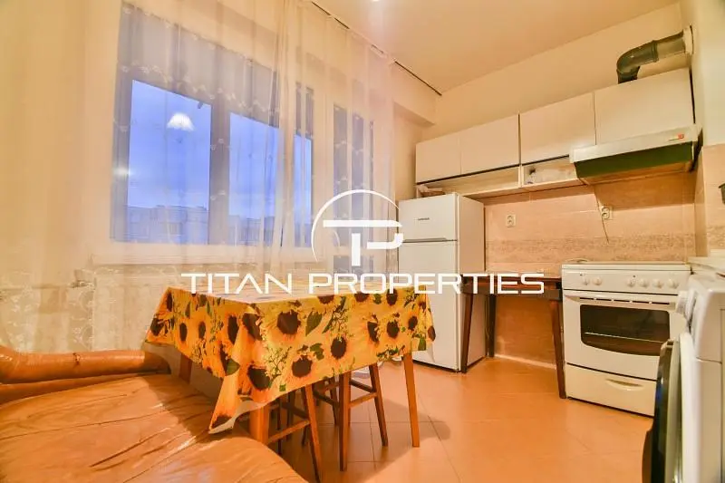 Küche; küchengeräte, fliesenboden