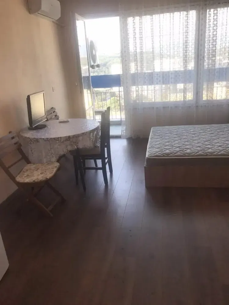 Schlafzimmer; blick, holzboden, tageslicht