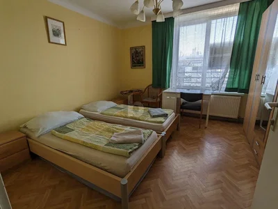 Chambre; parquet, lumière naturelle