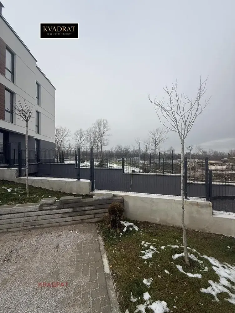 Dům a okolí