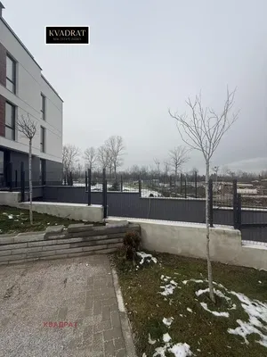 Dům a okolí