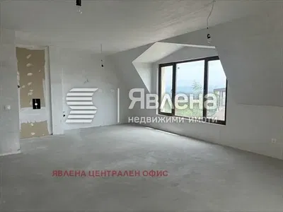 Остало; потребна реновација, природно светло, поглед