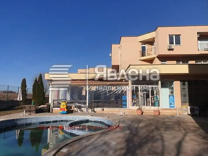 Кућа и околина; поглед