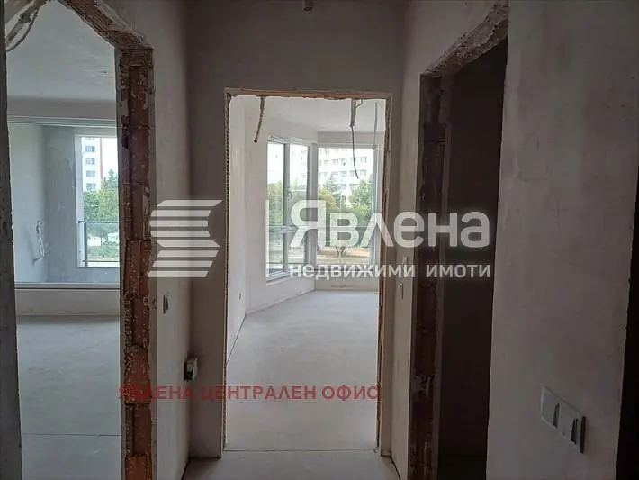 Остало; потребна реновација, природно светло