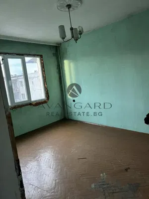 Ostatní; nutná rekonstrukce, přirozené světlo, dřevěná podlaha