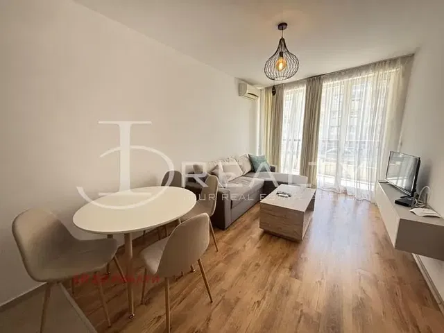 Living room; wood floor, natural light, modern style