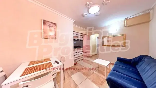 Salon; style moderne, lumière naturelle