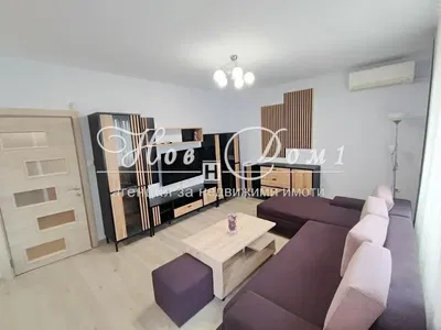 Soggiorno; stile moderno, pavimento in legno, luce naturale