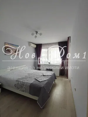 Camera da letto; pavimento in legno, luce naturale