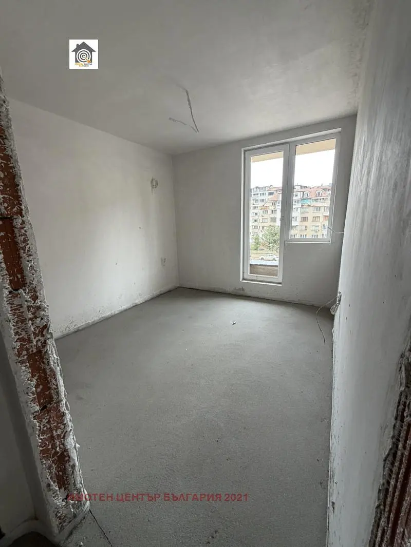 Ostatní; přirozené světlo, nutná rekonstrukce