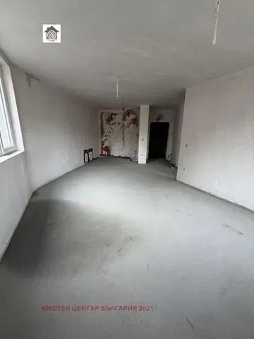 Otro; necesita renovación, luz natural