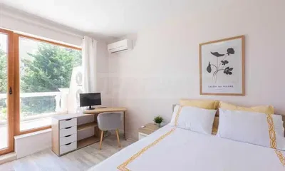 Ložnice; přirozené světlo, moderní styl